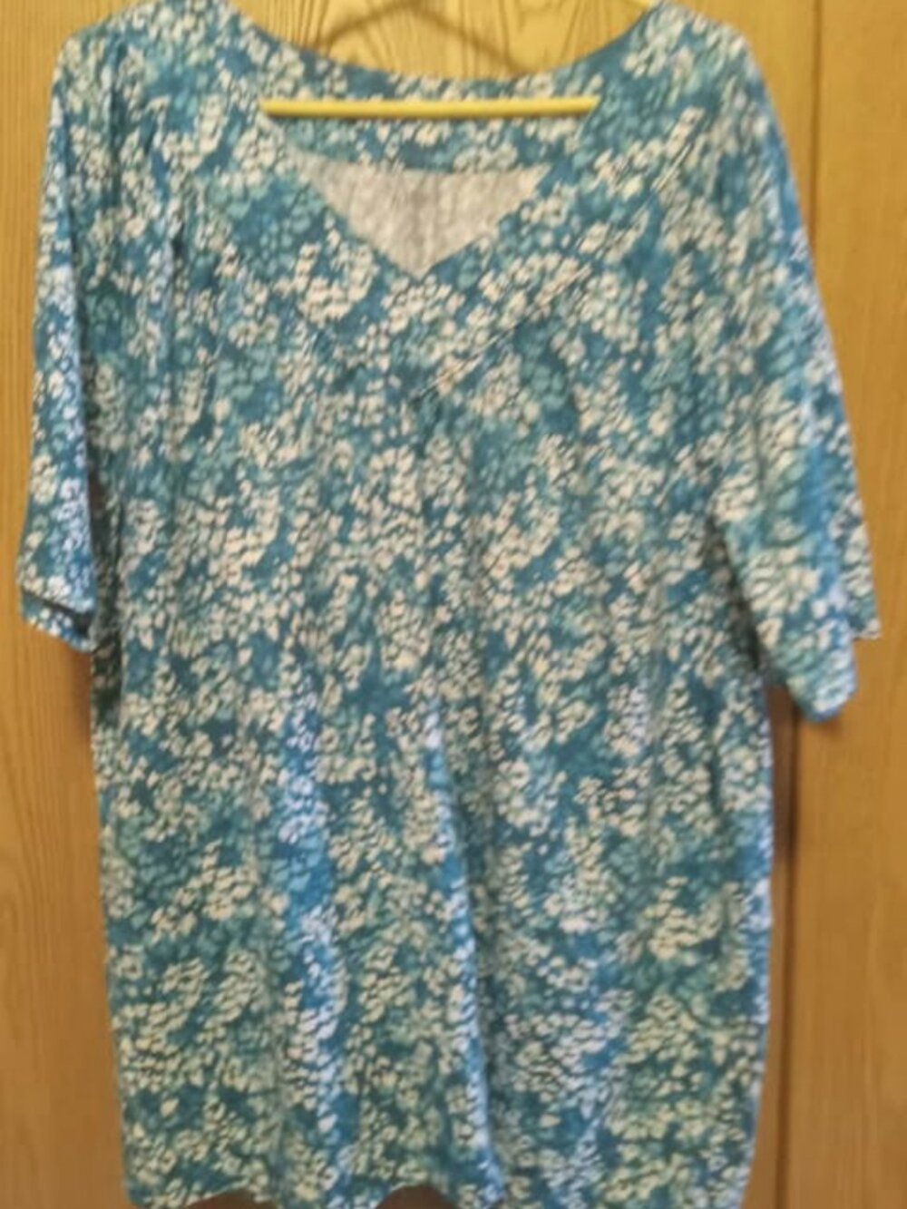 Roaman's 1X knit top, V-neck, SS, gathers at neckline, 100% cotton